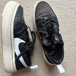 Women's Nike Airforce 1 Sage Low Sneakers - size 6